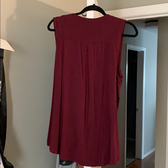 Burgundy wrap tank top - Picture 2 of 3